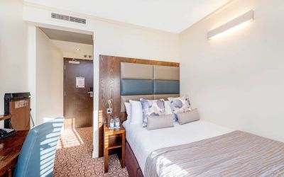 Day use room with work desk at Mercure London Paddington Hotel.