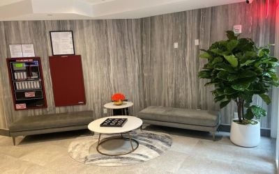Lobby area at Wingate By Wyndham New York Midtown South/5th Ave.
