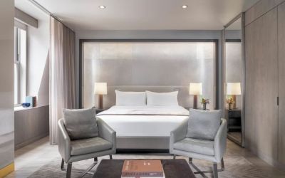 King room at The Knickerbocker Hotel.