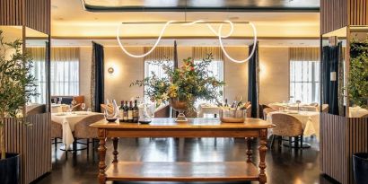 Restaurant dining at The Knickerbocker Hotel.