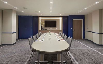 Professional meeting room at Hyatt Place London Heathrow Airport.