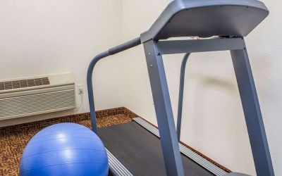 Fitness center available at Rodeway Inn Milford.