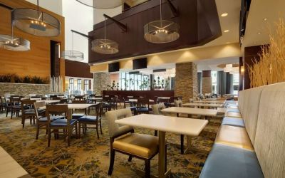 Dining area perfect for coworking at Embassy Suites By Hilton Denver Downtown Convention Center.