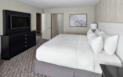 Day use room with natural light at DoubleTree Suites By Hilton Hotel Charlotte - SouthPark.