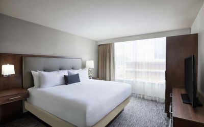 Day use room with natural light at Embassy Suites By Hilton Fort Worth Downtown.