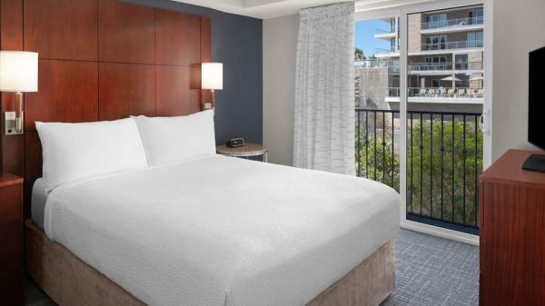 Hotel Residence Inn By Marriott San Diego Downtown image