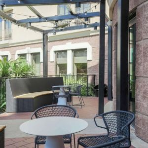 Courtyard perfect for coworking at DoubleTree By Hilton Austin University Area.