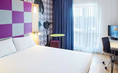 Bright and spacious day use room with workspace at Ibis Styles Haydock.