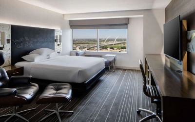 Day use room with work desk at Hyatt Regency Dallas.