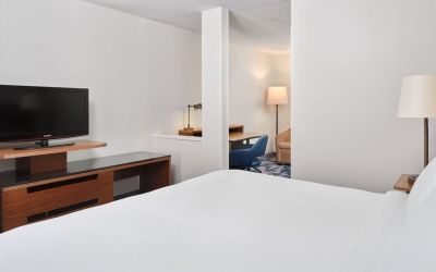 Day use room amenities at Fairfield Inn & Suites By Marriott Jacksonville.