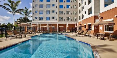 Refreshing outdoor pool at Hyatt HOUSE Fort Lauderdale Airport-South & Cruise Port.