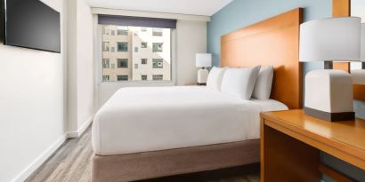 Day use room with natural light at Hyatt HOUSE Fort Lauderdale Airport-South & Cruise Port.