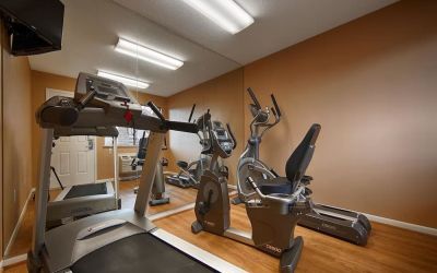 Fitness center at Best Western Pearland Inn.