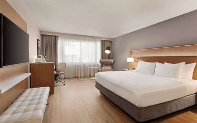Day use room with work desk at Radisson Hotel Sunnyvale Silicon Valley.