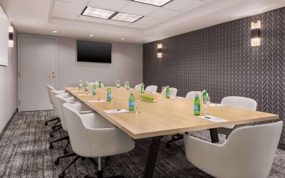 Meeting room at Radisson Hotel Sunnyvale Silicon Valley.