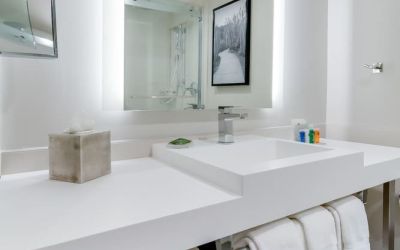 Guest bathroom with shower at Radisson Hotel Sunnyvale Silicon Valley.