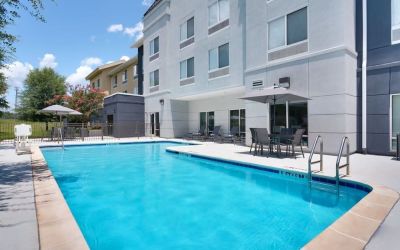 Refreshing outdoor pool at Fairfield Inn & Suites By Marriott Albany.