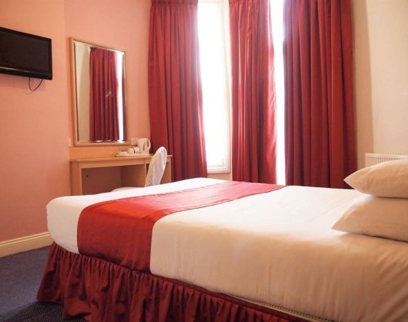 Standard day use room with workspace at Euro Lodge Clapham Hotel.