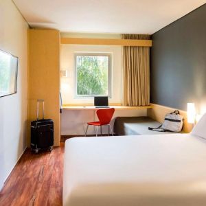 Ibis Monterrey Valle