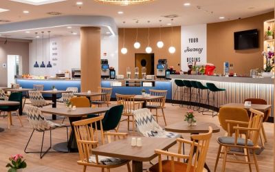 Dining room at Hampton By Hilton Budapest City Centre.