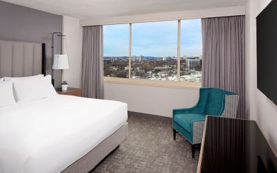 Day use room with natural light at Hyatt Regency Boston/Cambridge.

