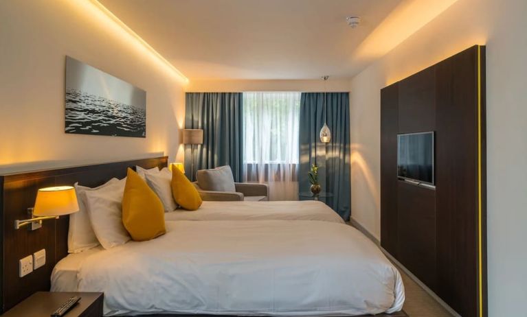 Day use twin room at Pelican London Residence & Hotel.