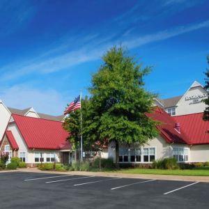 Parking area at Residence Inn By Marriott Bentonville Rogers.