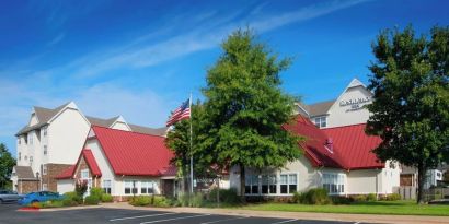 Parking area at Residence Inn By Marriott Bentonville Rogers.