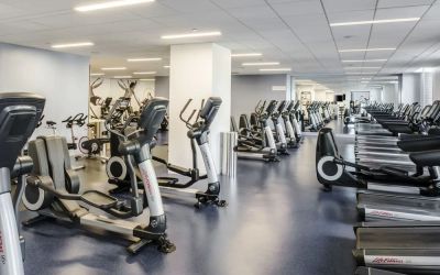 Fitness center at Hyatt Regency Chicago.