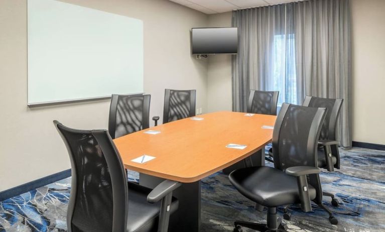 Meeting room at Fairfield Inn & Suites Kansas City Overland Park.