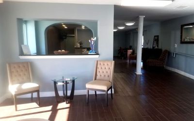 Lobby area at Blue Way Inn & Suites Wichita East.