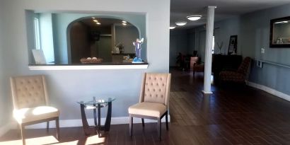 Lobby area at Blue Way Inn & Suites Wichita East.