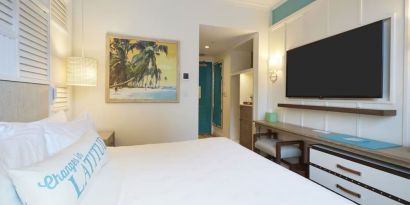 Romantic king room at Margaritaville Resort Times Square.
