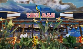 Tiki bar at Margaritaville Resort Times Square.