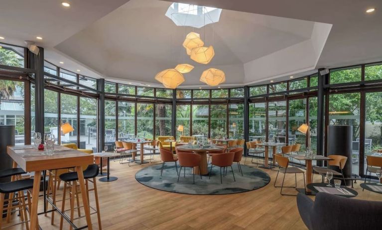 Coworking lounge at DoubleTree By Hilton Paris Bougival.