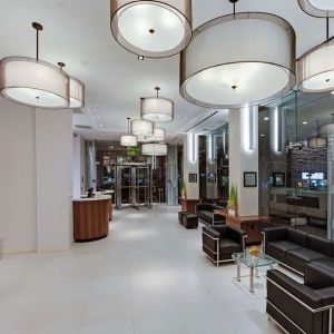 Lobby seating at Wyndham Garden Chinatown NYC.