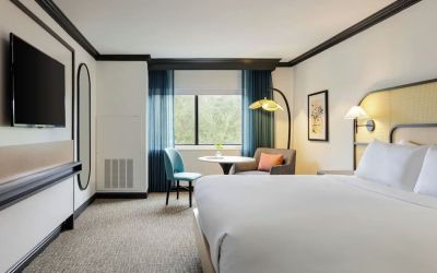 Day use room with natural light at Renaissance Boca Raton Hotel.
