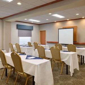 Meeting room at Hampton Inn & Suites Providence/Smithfield.