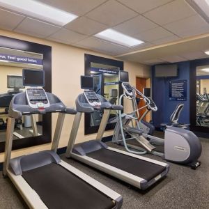 Fitness center at Hampton Inn & Suites Providence/Smithfield.