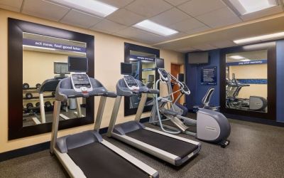 Fitness center at Hampton Inn & Suites Providence/Smithfield.