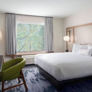 Day use room with work desk at Fairfield Inn & Suites By Marriott Kenosha Pleasant Prairie.