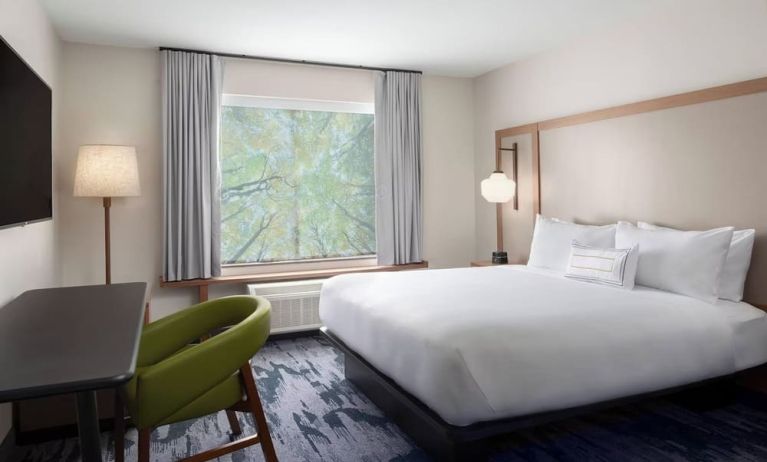 Day use room with work desk at Fairfield Inn & Suites By Marriott Kenosha Pleasant Prairie.