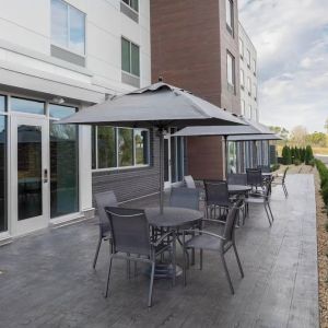 Outdoor seats perfect for coworking at Fairfield Inn & Suites By Marriott Kenosha Pleasant Prairie.