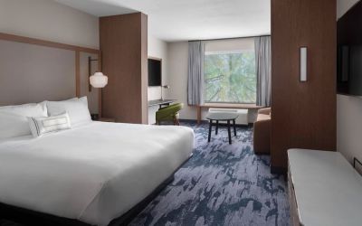 Day use room with living area at Fairfield Inn & Suites By Marriott Kenosha Pleasant Prairie.