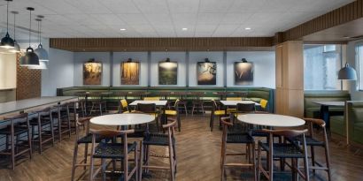 Dining area perfect for coworking at Fairfield Inn & Suites By Marriott Kenosha Pleasant Prairie.