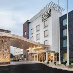 Hotel exterior at Fairfield Inn & Suites By Marriott Kenosha Pleasant Prairie.