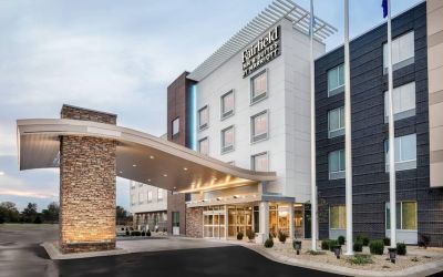 Hotel exterior at Fairfield Inn & Suites By Marriott Kenosha Pleasant Prairie.