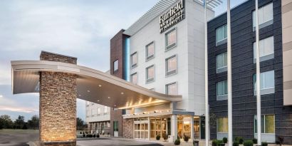 Hotel exterior at Fairfield Inn & Suites By Marriott Kenosha Pleasant Prairie.
