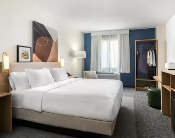 Day use room at Spark By Hilton Guelph.