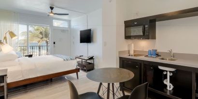 Day use room amenities at Plunge Beach Resort.